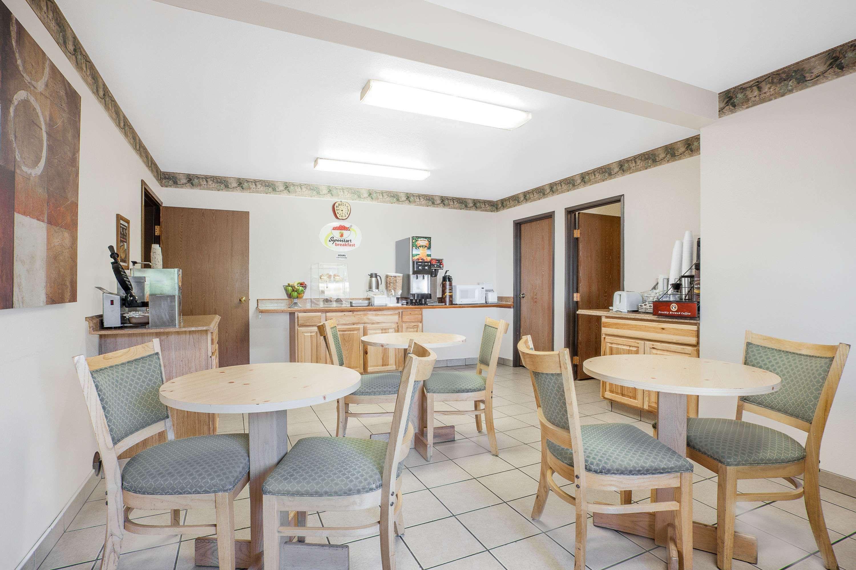 Fairbridge Inn & Suites Moscow - Pullman Esterno foto